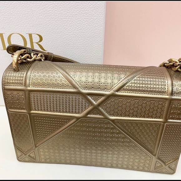 Diorama metallic gold authentic - Picture 2 of 7